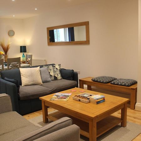 Stylish Flat In Central Tenby & Free Parking Buitenkant foto