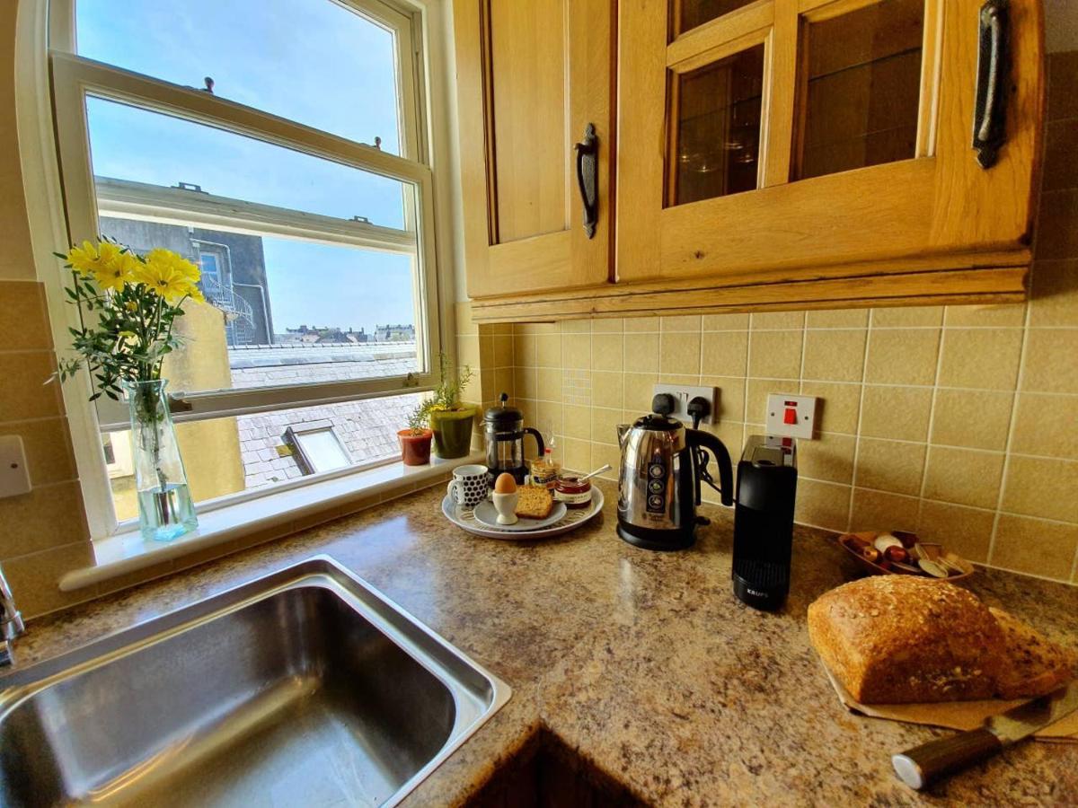Stylish Flat In Central Tenby & Free Parking Buitenkant foto