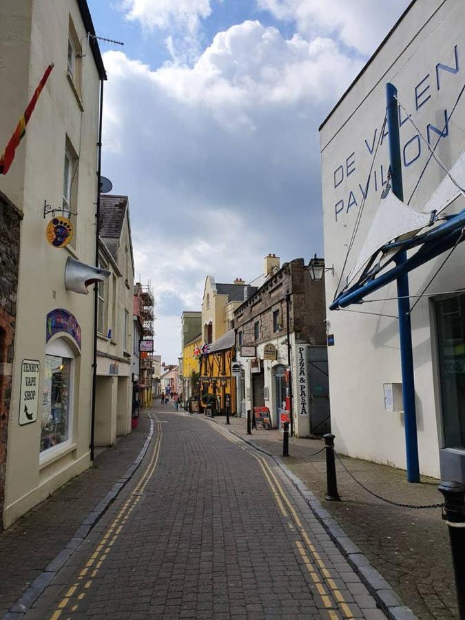 Stylish Flat In Central Tenby & Free Parking Buitenkant foto