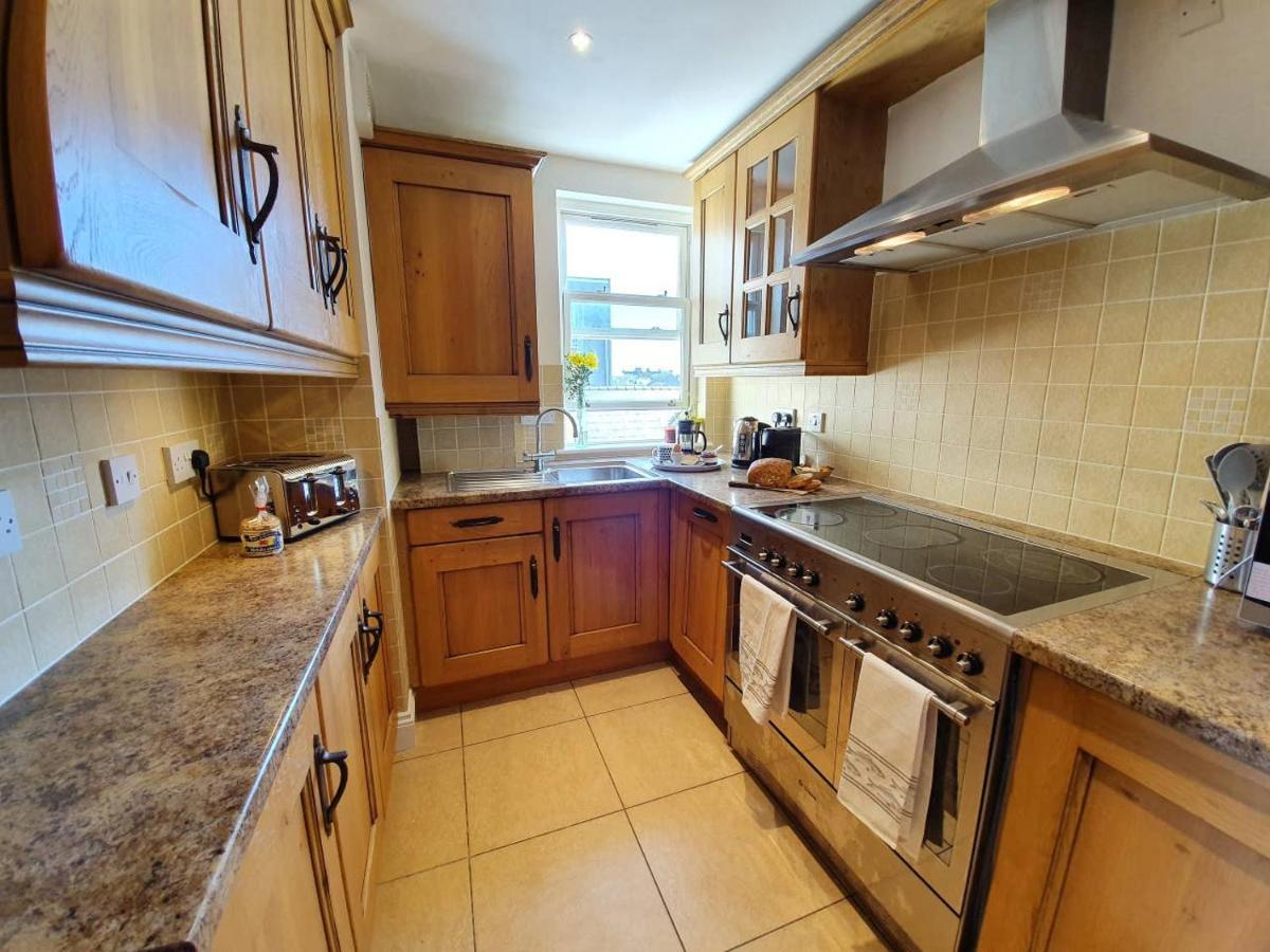 Stylish Flat In Central Tenby & Free Parking Buitenkant foto